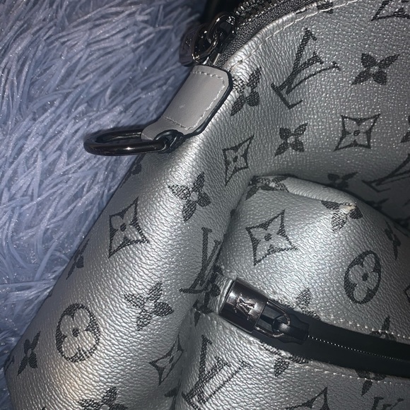 Louis Vuitton Monogram Pochette Backpack - Picture 3 of 8